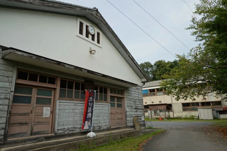旧五ヶ荘小学校の体育館